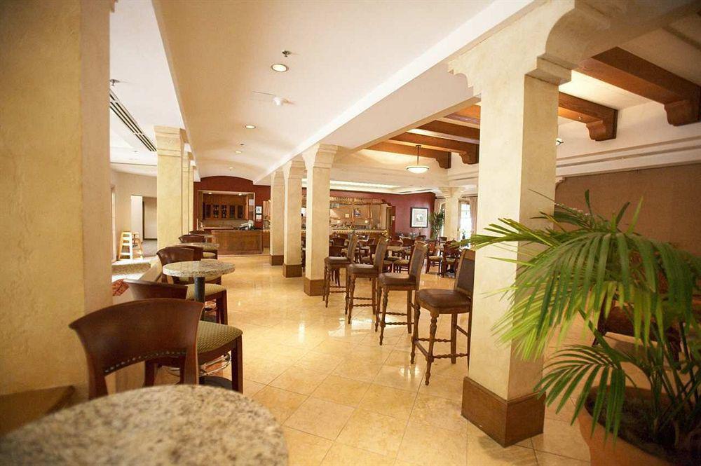 Hilton Garden Inn Valencia Six Flags מסעדה תמונה